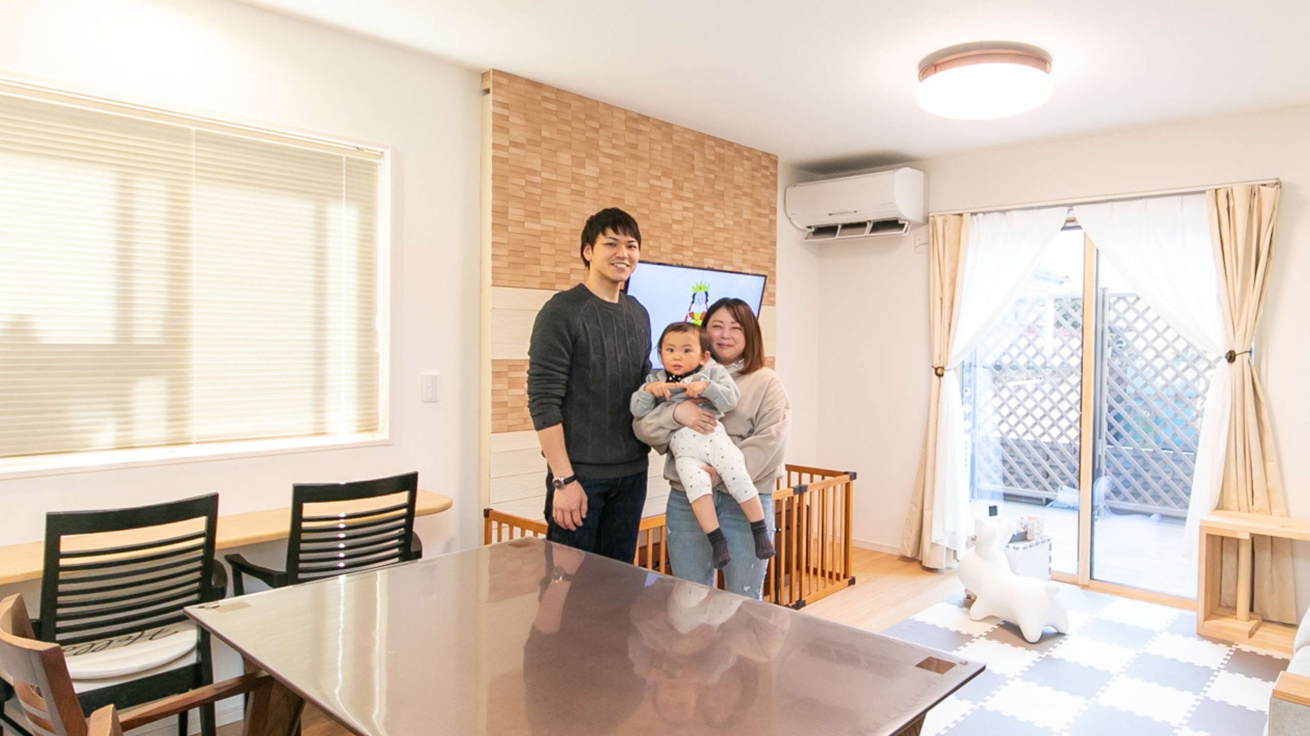 デザイナーズハウス木屋の自由設計注文住宅は、暮らしやすさを考えたシンプルで機能的な設計と高気密・高断熱をはじめとした性能を両立した住まいです。