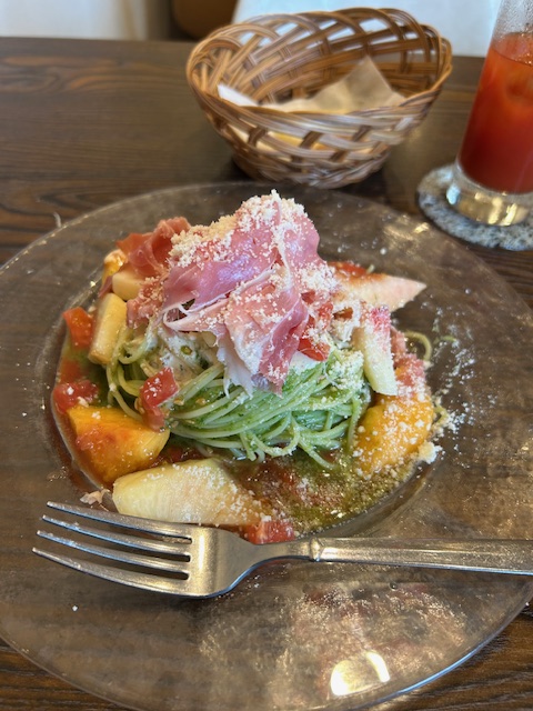 遅めのランチで